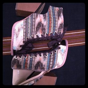 👡fun multi colored booties👢👠